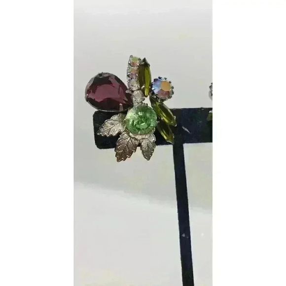 Vintage Earrings Huge Faceted Rhinestones Clip On Metal Leaves 1960s - Picture 13 of 14